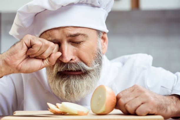 a simple trick to cut onions